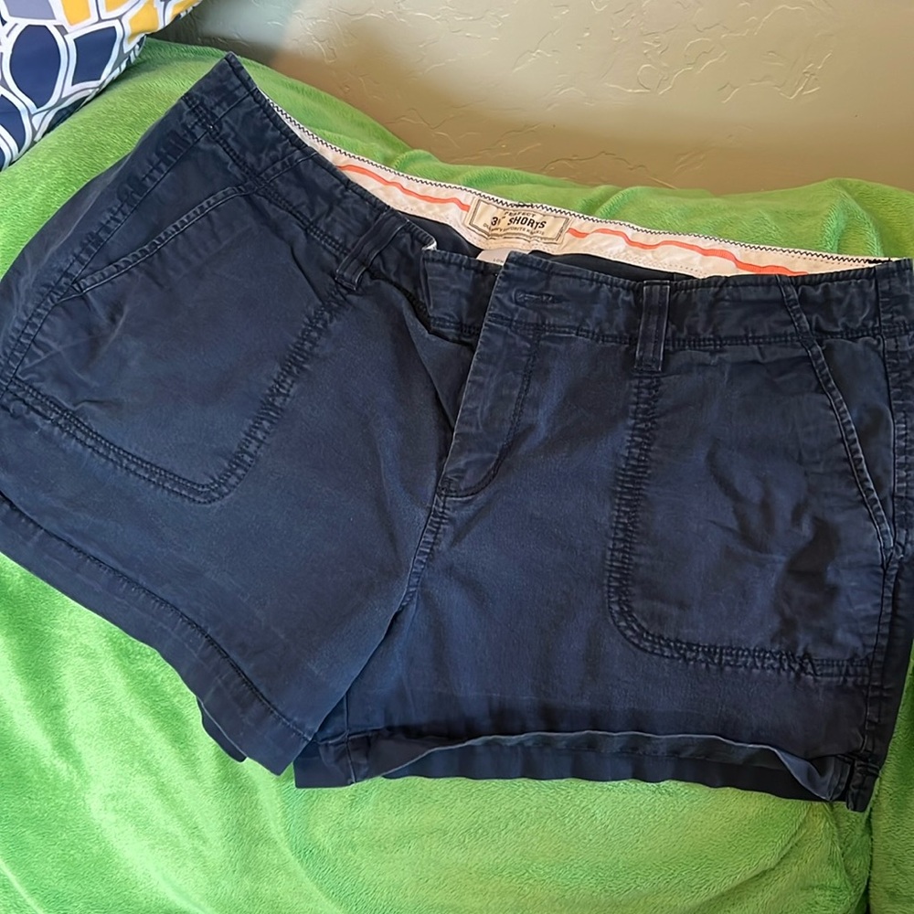 Old navy cotton shorts with belt loops